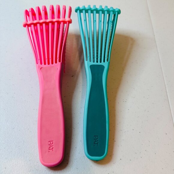 Detangling Hair Brush Set Pink & Green Flexible Bristles For Tangle-Free Hair - Picture 4 of 6